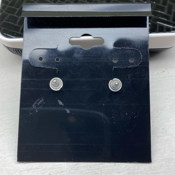 Middle Eastern Sterling Silver Hammered Sheild Earrings With Abalone Set Stones - Picture 7 of 7